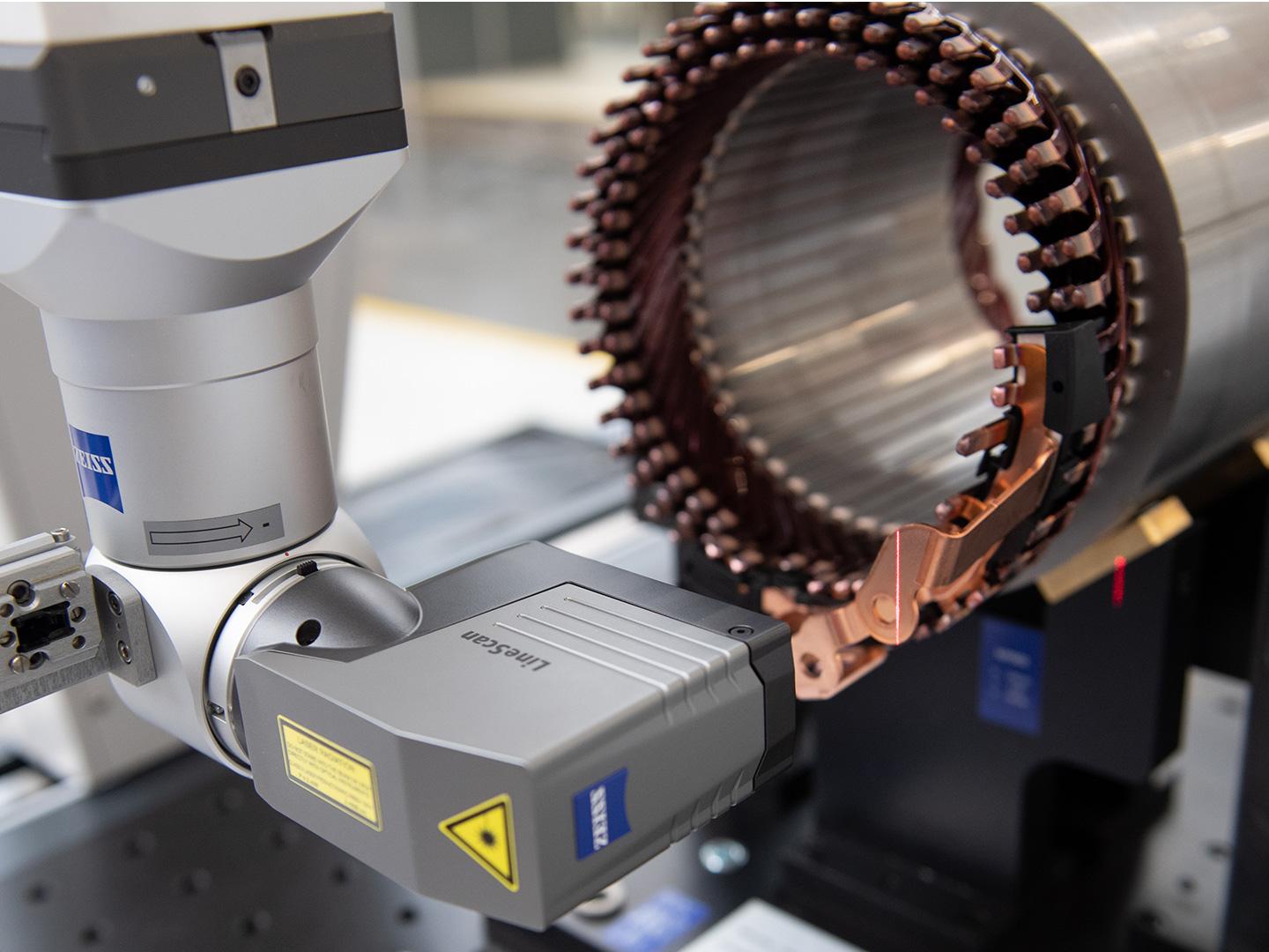 ZEISS LineScan số hóa toàn bộ đầu cuộn dây để so sánh đám mây điểm với mô hình CAD.