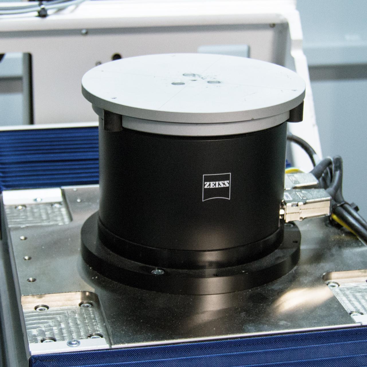 ZEISS OmniFix + Kiện