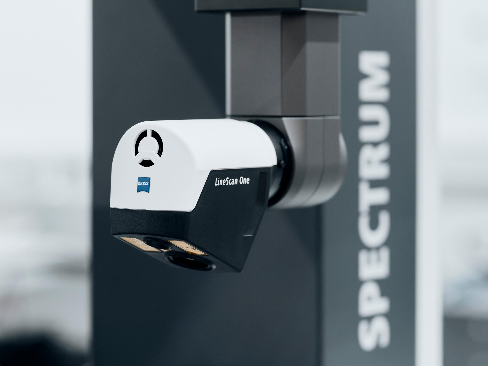Cảm biến quang học ZEISS LineScan One với RDS trên ZEISS SPECTRUM.